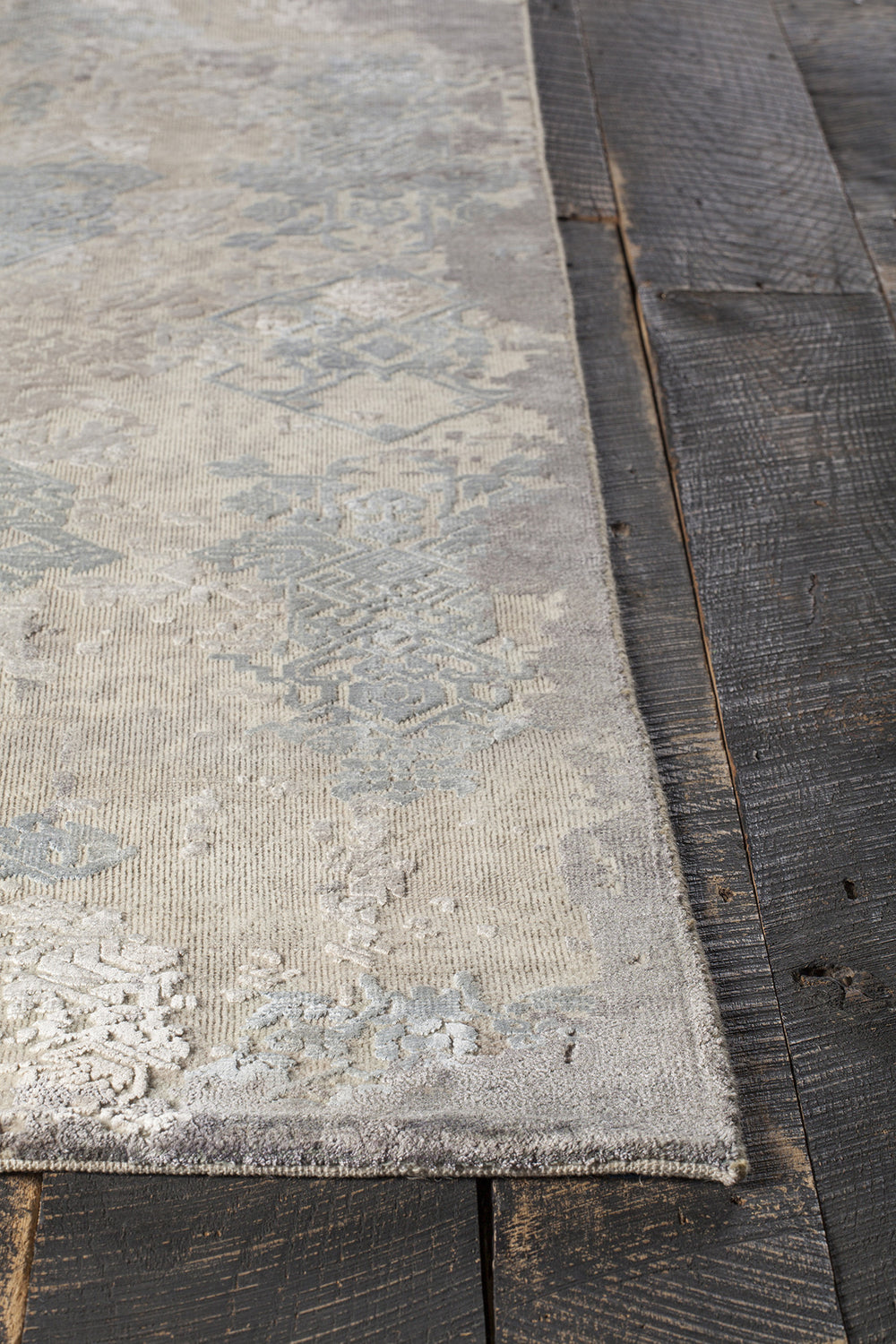Chandra Vingel VIN-36800 Area Rug Corner Shot Feature