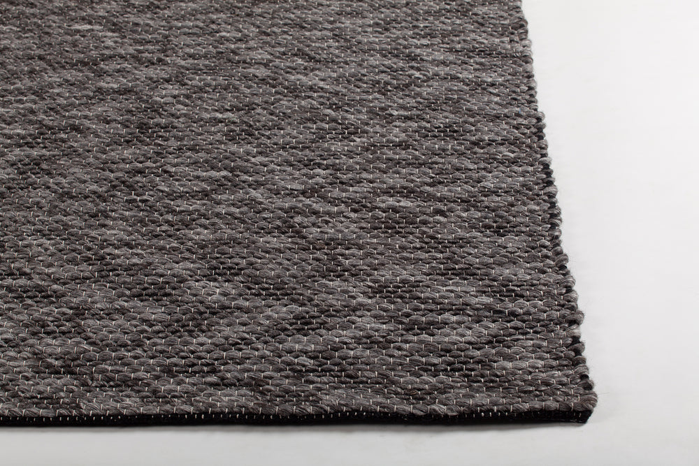 Chandra Yvonne YVO-48500 Area Rug Corner Shot Feature