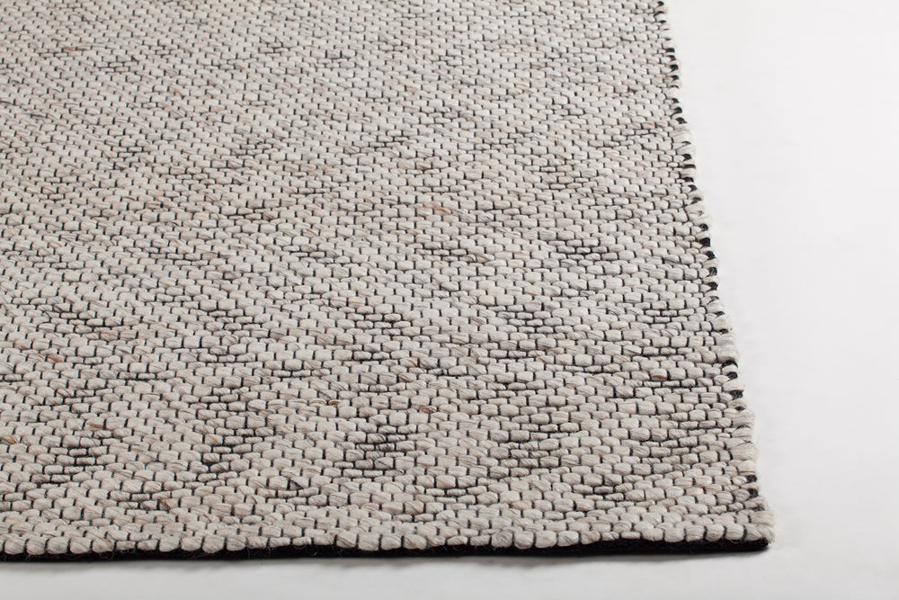 Chandra Yvonne YVO-48501 Area Rug Corner Shot Feature