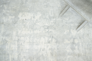 Exquisite Rugs Murano 4030 Silver Area Rug Room Scene Feature