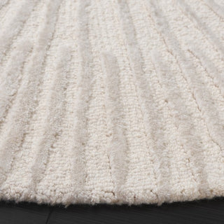 Safavieh Fifth Avenue FTV551A Ivory Area Rug edge of round rug