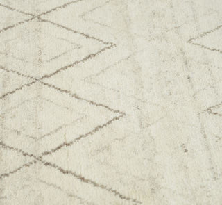 Rizzy Posh PSH002 White  Brown Area Rug Closeup
