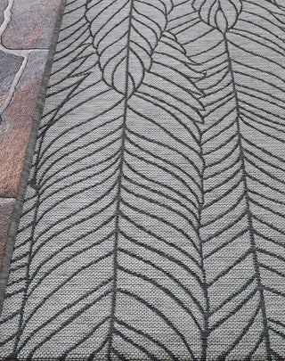 Couristan Dolce Majorelle Silver-black Area Rug Corner Image