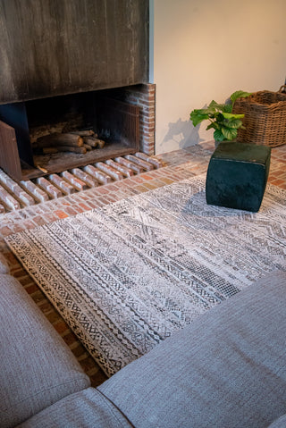 Louis De Poortere Antiquarian Kilim 9114 Medina White Area Rug Lifestyle Image Feature