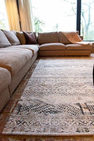 Louis De Poortere Antiquarian Kilim 9114 Medina White Area Rug Lifestyle Image Feature