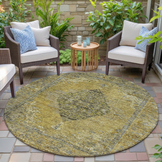 Piper Looms Chantille Border ACN2021 Wheat Machine Washable Area Rug Round Outdoor Lifestyle Image Feature