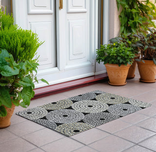 Piper Looms Chantille Circles ACN882 Black Machine Washable Area Rug Scatter Outdoor Lifestyle Image Feature