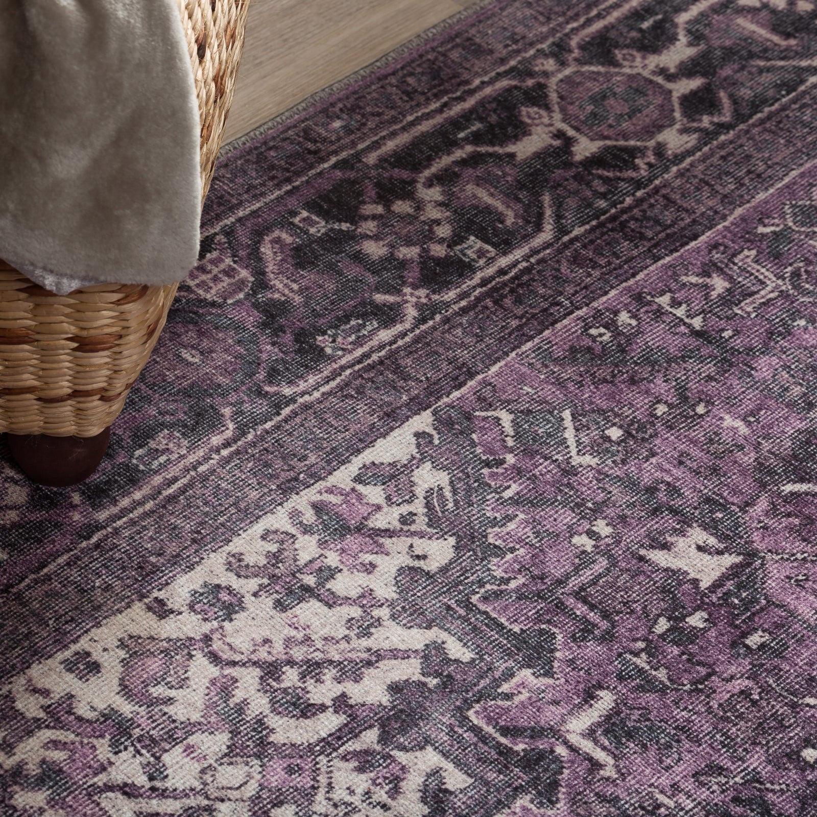 Piper Looms Kensington AKE38 Orchid Area Rug – Incredible Rugs and Decor