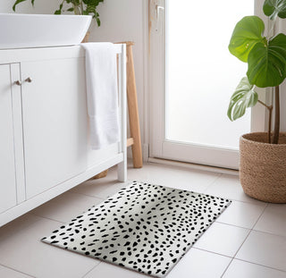 Piper Looms Mayfield Antelope AMF44 Pearl Machine Washable Area Rug Scatter Lifestyle Image Feature