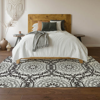 Piper Looms Mayfield Circles AMF619 White Machine Washable Area Rug Lifestyle Image Feature