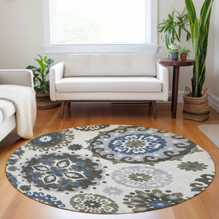 Piper Looms Mayfield Kaleidoscope AMF763 Pewter Machine Washable Area Rug Round Lifestyle Image Feature