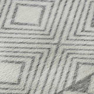 Piper Looms Mayfield Diamonds AMF898 Gray Machine Washable Area Rug Swatch Image