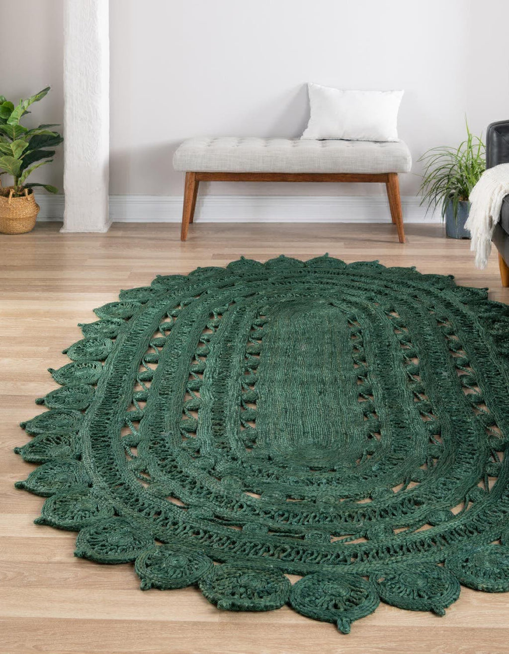 Unique Loom Braided Jute RET-NAT2 Hunter Green Area Rug 5' 1'' X 5' 1'' Round Lifestyle Image Feature