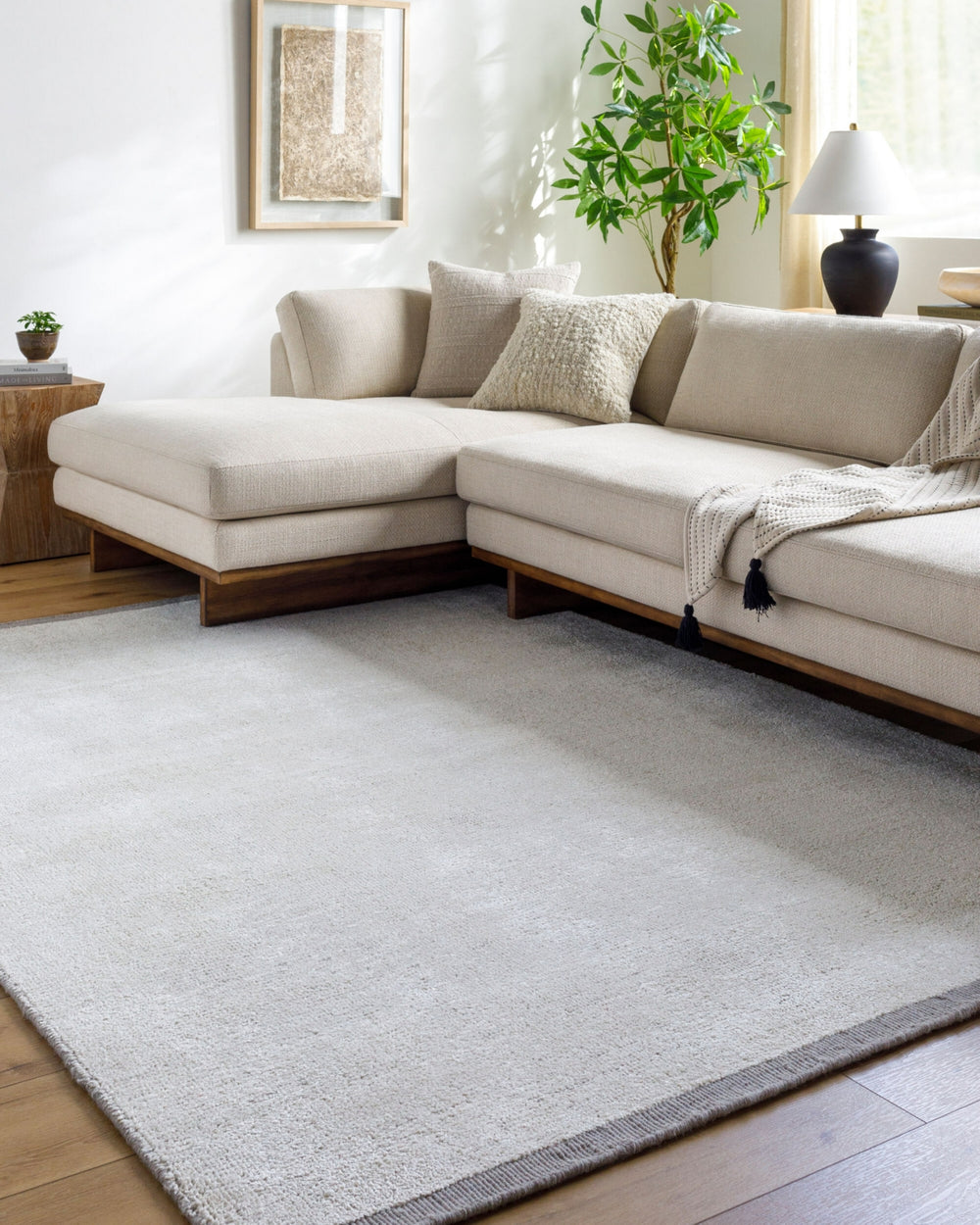 Surya Dalia DLA-2303 Off-White Area Rug Room Scene Feature