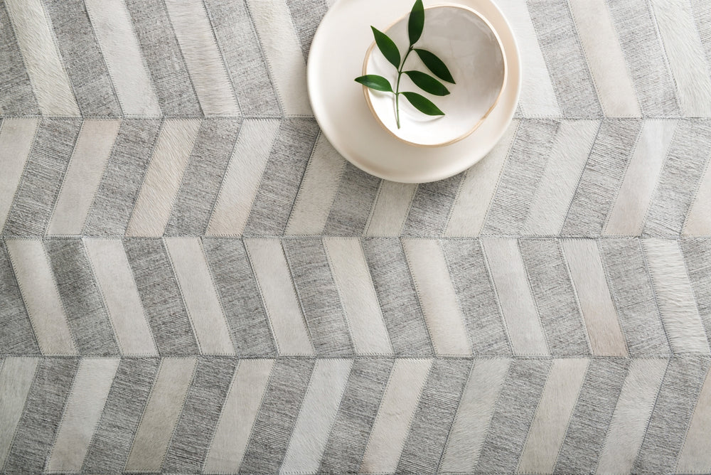 Loloi Dorado DB-01 Grey / Ivory Area Rug Lifestyle Image Feature