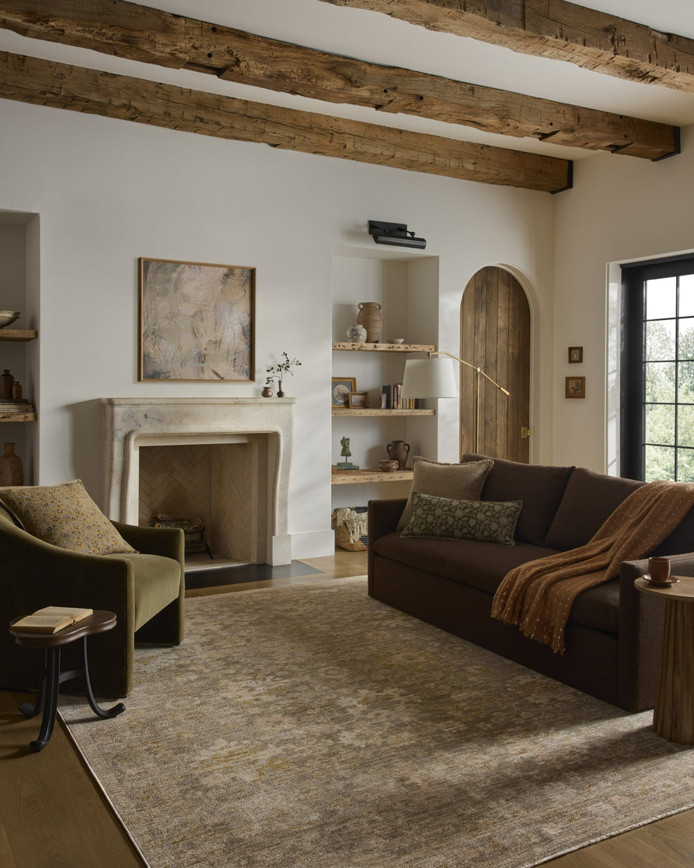 Loloi Elora ELR-04 Bark / Spice Area Rug Lifestyle Image Feature