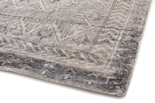 Exquisite Rugs Antique Weave Bamboo 10001 Ivory/Silver Area Rug Corner Image
