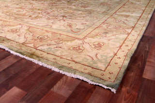 Exquisite Rugs Polonaise 1058 Ivory/Green/Multi Area Rug Corner Image