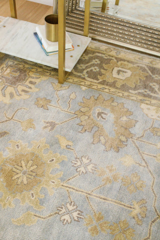 Exquisite Rugs Antique Weave Oushak 2000 Gray/Brown/Blue Area Rug Closeup Image