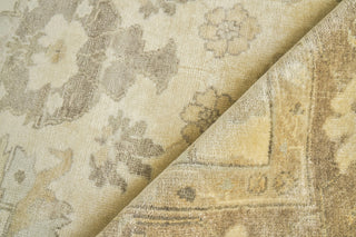 Exquisite Rugs Antique Weave Oushak 2002 Ivory/Gray/Beige Area Rug Closeup Image