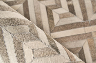 Exquisite Rugs Natural Hide 2008 Gray/Ivory Area Rug Pile Image