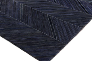 Exquisite Rugs Natural Hide 2159 Navy Area Rug Corner Image