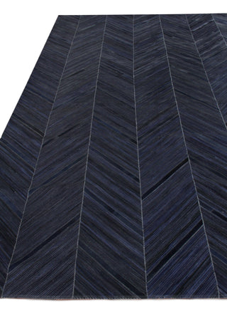 Exquisite Rugs Natural Hide 2159 Navy Area Rug Closeup Image