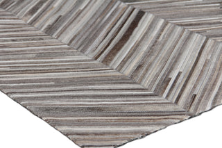 Exquisite Rugs Natural Hide 2160 Gray/Ivory Area Rug Corner Image