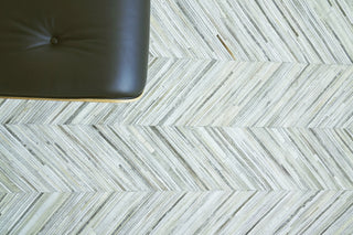 Exquisite Rugs Natural Hide 2162 Silver Area Rug Detail Image