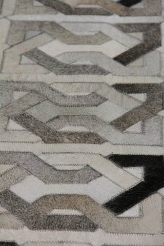 Exquisite Rugs Natural Hide 2168 Ivory/Silver/Medium Gray Area Rug Lifestyle Image Feature