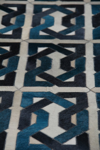 Exquisite Rugs Natural Hide 2169 Ivory/Navy/Medium Blue Area Rug Lifestyle Image Feature