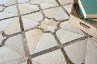 Exquisite Rugs Natural Hide 2174 Ivory/Medium Gray/Multi Area Rug Lifestyle Image Feature