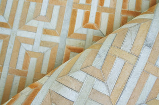 Exquisite Rugs Natural Hide 2204 Beige/Ivory Area Rug Pile Image
