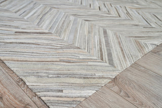 Exquisite Rugs Natural Hide 2206 Gray Area Rug Corner Image