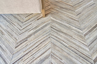 Exquisite Rugs Natural Hide 2206 Gray Area Rug Detail Image
