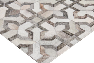 Exquisite Rugs Natural Hide 2209 Silver/Ivory Area Rug Corner Image