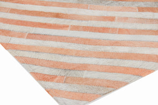 Exquisite Rugs Natural Hide 2213 Beige/Ivory Area Rug Corner Image
