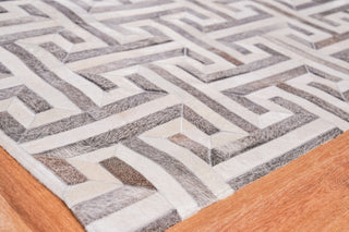 Exquisite Rugs Natural Hide 2214 Ivory/Charcoal/Multi Area Rug Corner Image