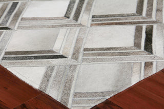 Exquisite Rugs Natural Hide 2217 Gray Area Rug Corner Image