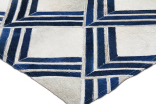 Exquisite Rugs Natural Hide 2219 Navy/Multi Area Rug Corner Image