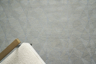 Exquisite Rugs Pavilion 2225 Ivory/Gray Area Rug by The Met Detail Image