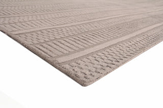 Exquisite Rugs Addison 2234 Aluminum Area Rug Corner Image