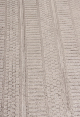 Exquisite Rugs Addison 2234 Aluminum Area Rug Lifestyle Image Feature