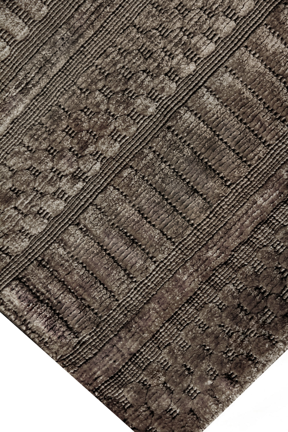 Exquisite Rugs Addison 2242 Brown Area Rug Lifestyle Image Feature