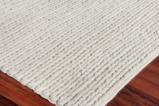 Exquisite Rugs Arlow 2308 Light Gray Area Rug by The Met Corner Image