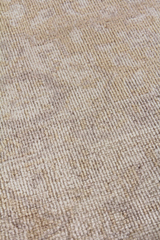 Exquisite Rugs Restoration 2343 Sand/Beige Area Rug Closeup Image