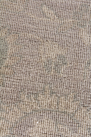 Exquisite Rugs Restoration 2346 Silver Area Rug Closeup Image
