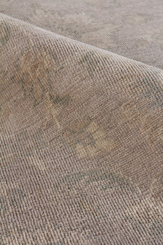 Exquisite Rugs Restoration 2346 Silver Area Rug Detail Image