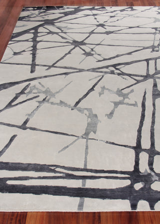 Exquisite Rugs Space Age 2502 Silver/Gray/Ivory Area Rug by The Met Closeup Image
