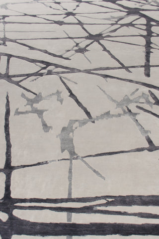 Exquisite Rugs Space Age 2502 Silver/Gray/Ivory Area Rug by The Met Lifestyle Image Feature